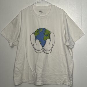 KAWS x Uniqlo UT collection 3X 2023 graphic t-shirt white Gloves Globe
